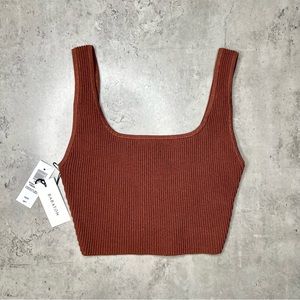 BNWT Aritzia Babaton Sculpt Knit Cropped Tank